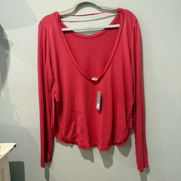 Splendid Red Open Back Scoop Neck Long Sleeve Top NWT Size XL - Picture 4 of 5
